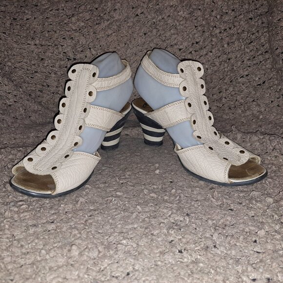 VINTAGE FLY GIRL-FLY LONDON-Prune-Beige Studded Leather-Sz 41/9.5-Excellent - Picture 4 of 8